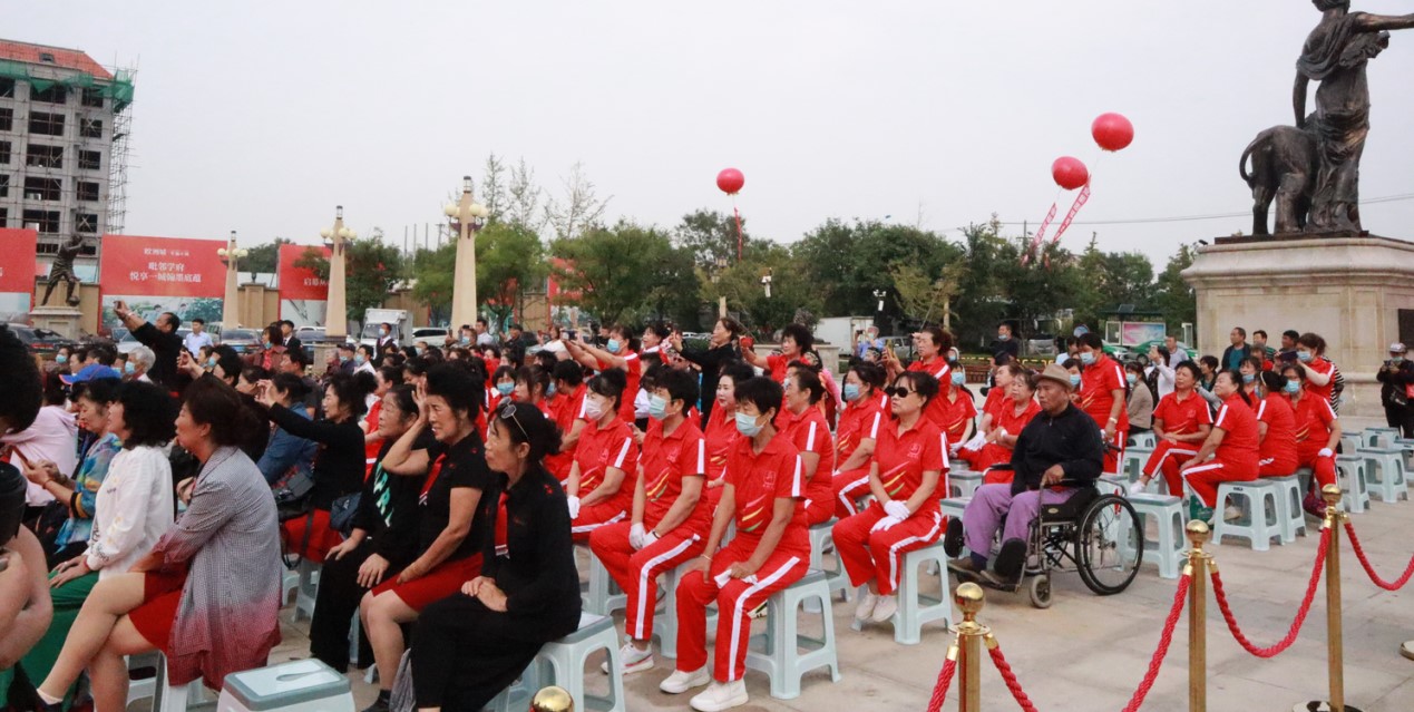幸福筑城 全民共舞時代新姿——?dú)W洲城·幸福小鎮(zhèn)杯葫蘆島首屆廣場舞大賽開幕式圓滿成功(圖13)