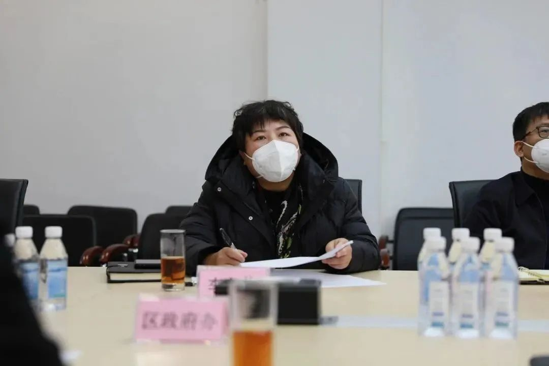 副市長朱德義等領導到我院調(diào)研指導醫(yī)療救治工作并慰問一線醫(yī)務人員(圖5)