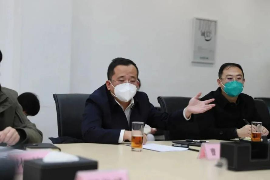 副市長朱德義等領導到我院調(diào)研指導醫(yī)療救治工作并慰問一線醫(yī)務人員(圖4)